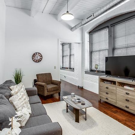 Ny Style Centric Loft With King Bed By Park Ave Apartment Rochester Exterior foto