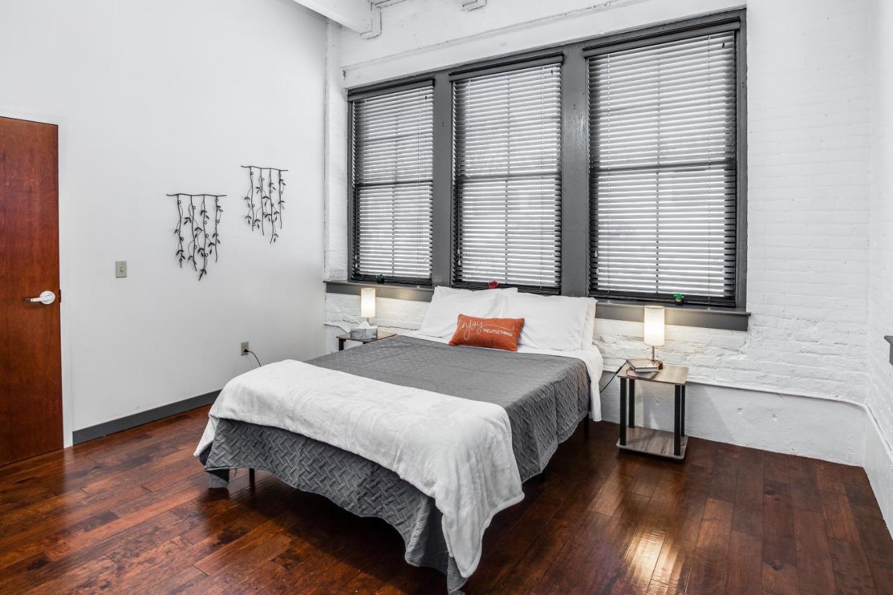Ny Style Centric Loft With King Bed By Park Ave Apartment Rochester Exterior foto