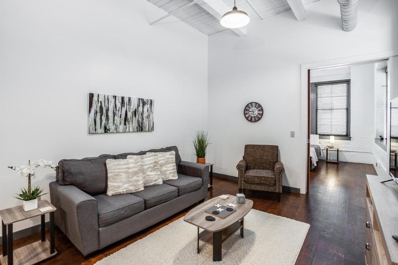 Ny Style Centric Loft With King Bed By Park Ave Apartment Rochester Exterior foto