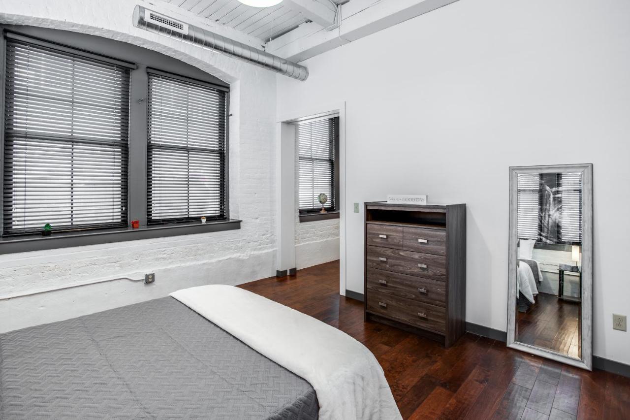 Ny Style Centric Loft With King Bed By Park Ave Apartment Rochester Exterior foto