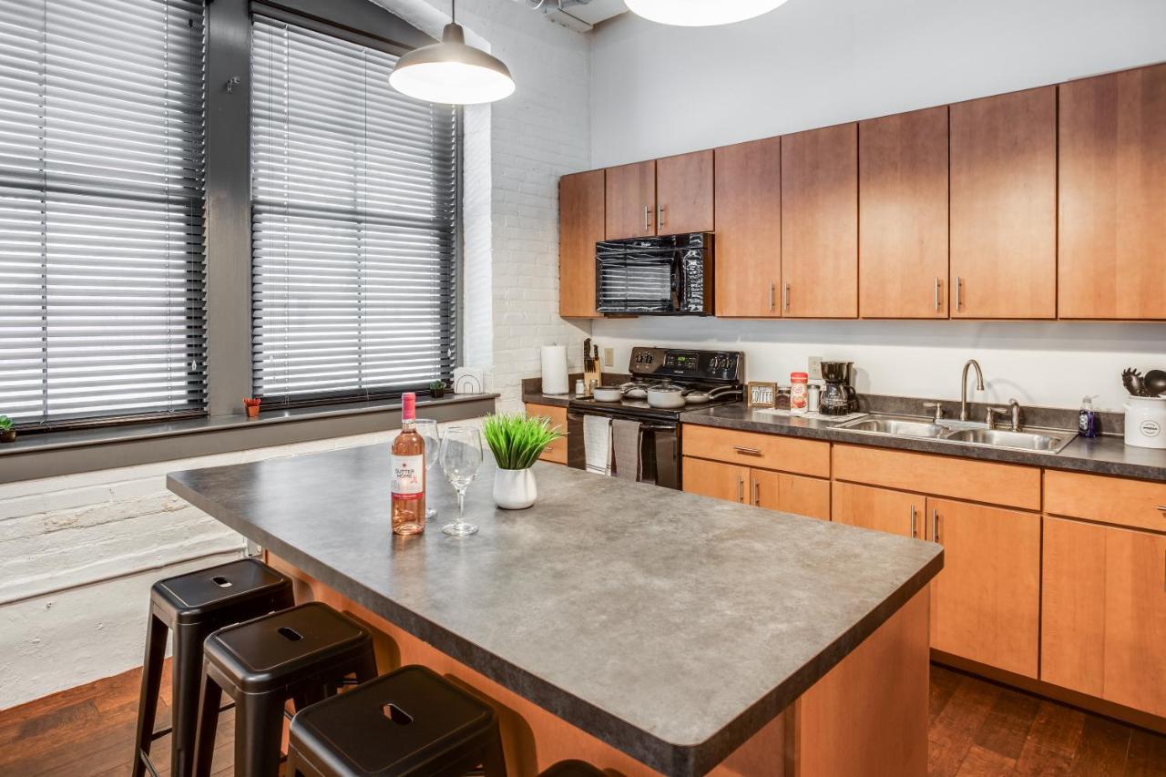 Ny Style Centric Loft With King Bed By Park Ave Apartment Rochester Exterior foto