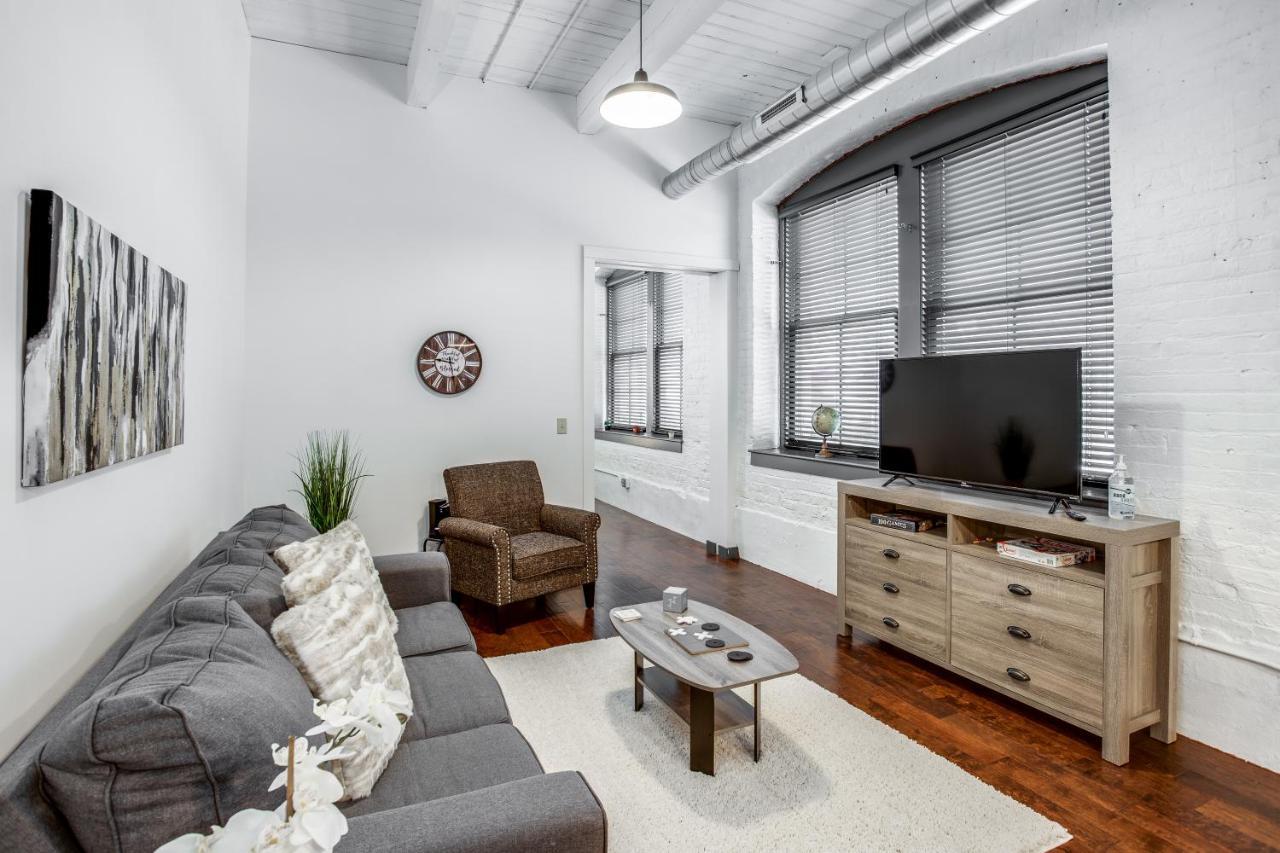 Ny Style Centric Loft With King Bed By Park Ave Apartment Rochester Exterior foto