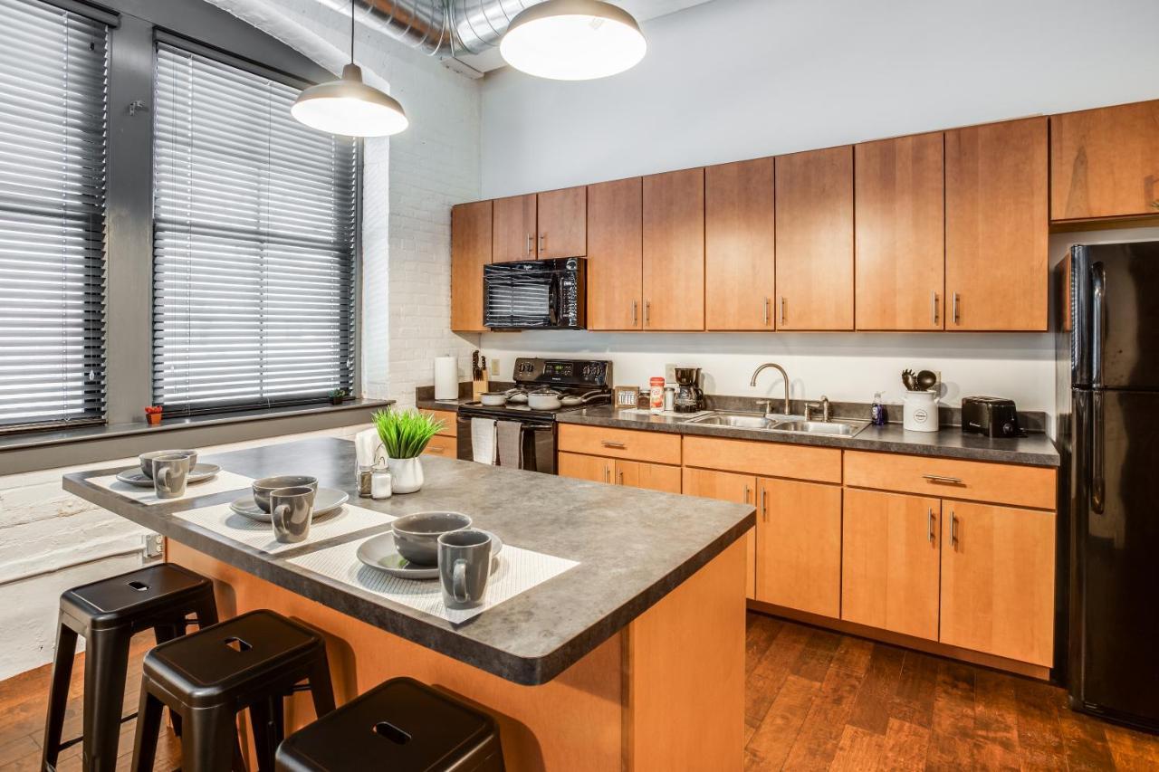 Ny Style Centric Loft With King Bed By Park Ave Apartment Rochester Exterior foto