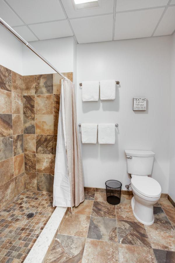 Ny Style Centric Loft With King Bed By Park Ave Apartment Rochester Exterior foto
