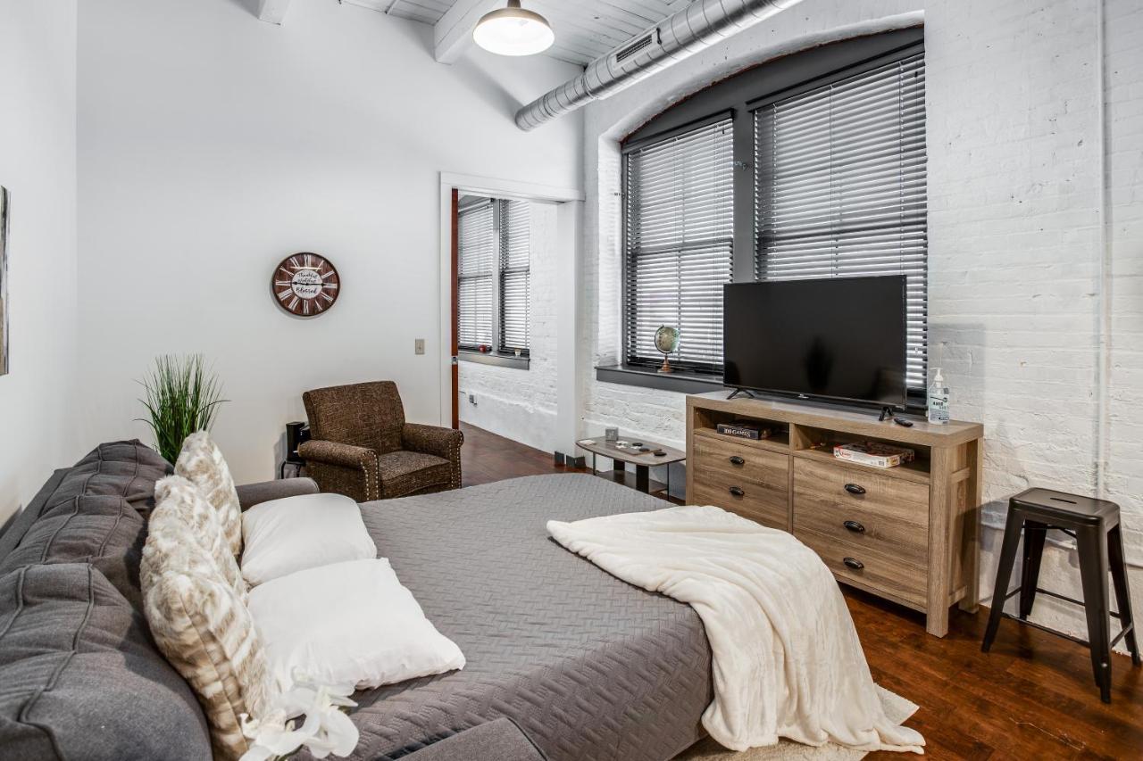 Ny Style Centric Loft With King Bed By Park Ave Apartment Rochester Exterior foto